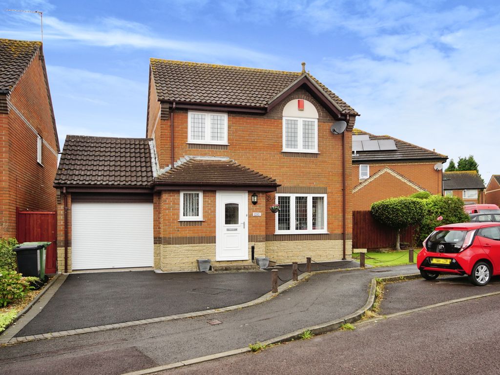 3 bed detached house for sale in Cooks Close, Bradley Stoke, Bristol, Gloucestershire BS32, £425,000