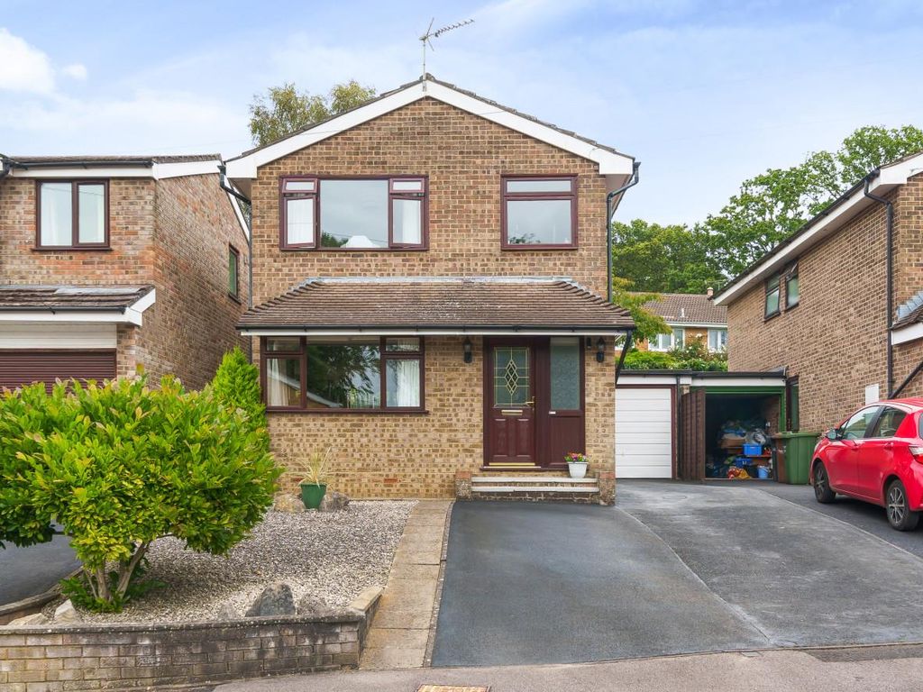3 bed detached house for sale in Flexford Close, Parish Of Ampfield, Chandler's Ford SO53, £450,000