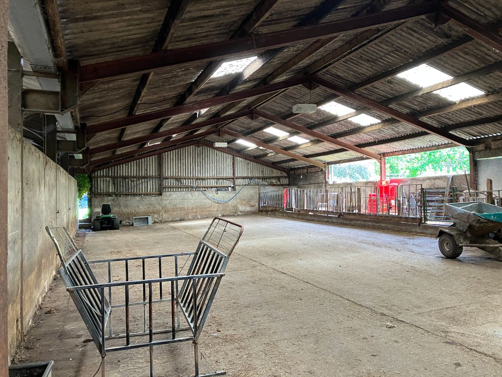 Light industrial to let in Broughton Green, Droitwich WR9, £9,000 pa