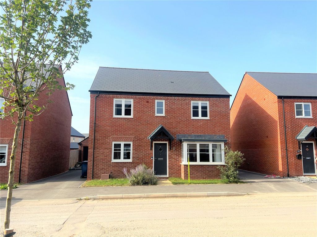 4 bed detached house for sale in Ironbridge Road, Twigworth GL2, £400,000