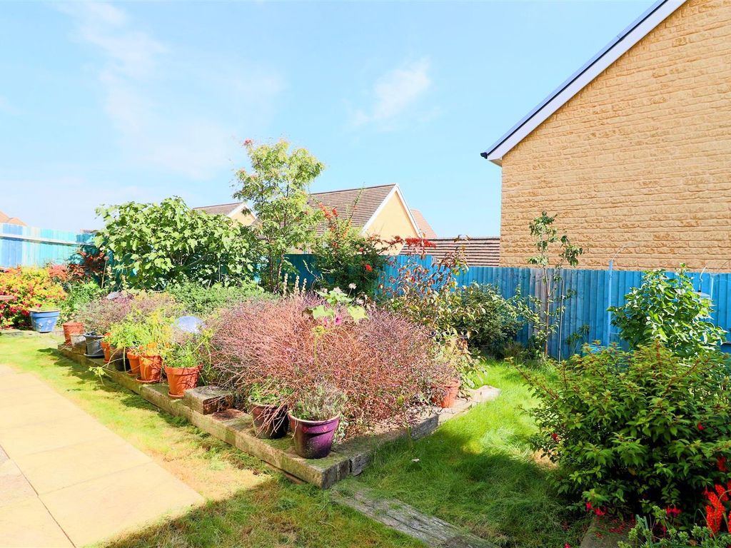4 bed detached house for sale in Lidcombe Road, Winchcombe, Cheltenham GL54, £539,000