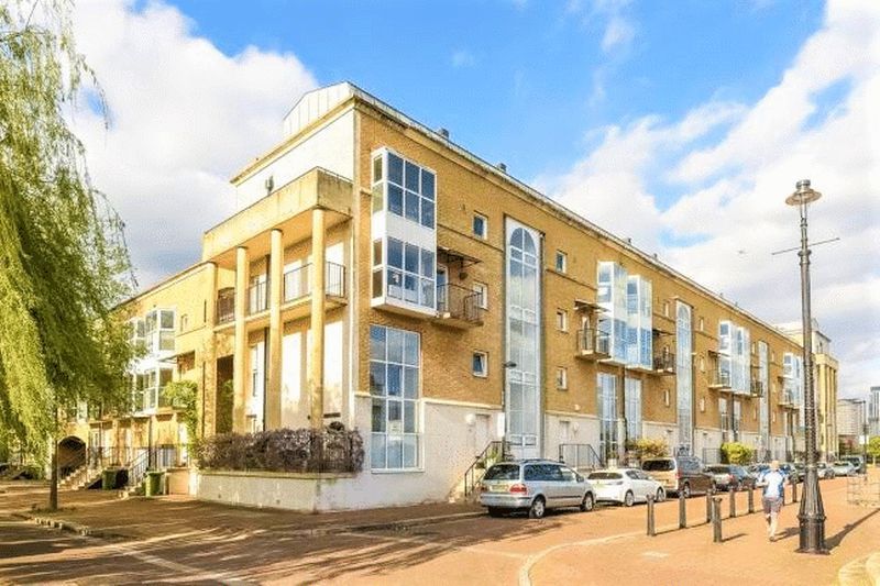 4 bed property to rent in Queen Of Denmark Court, London SE16, £3,497 pcm