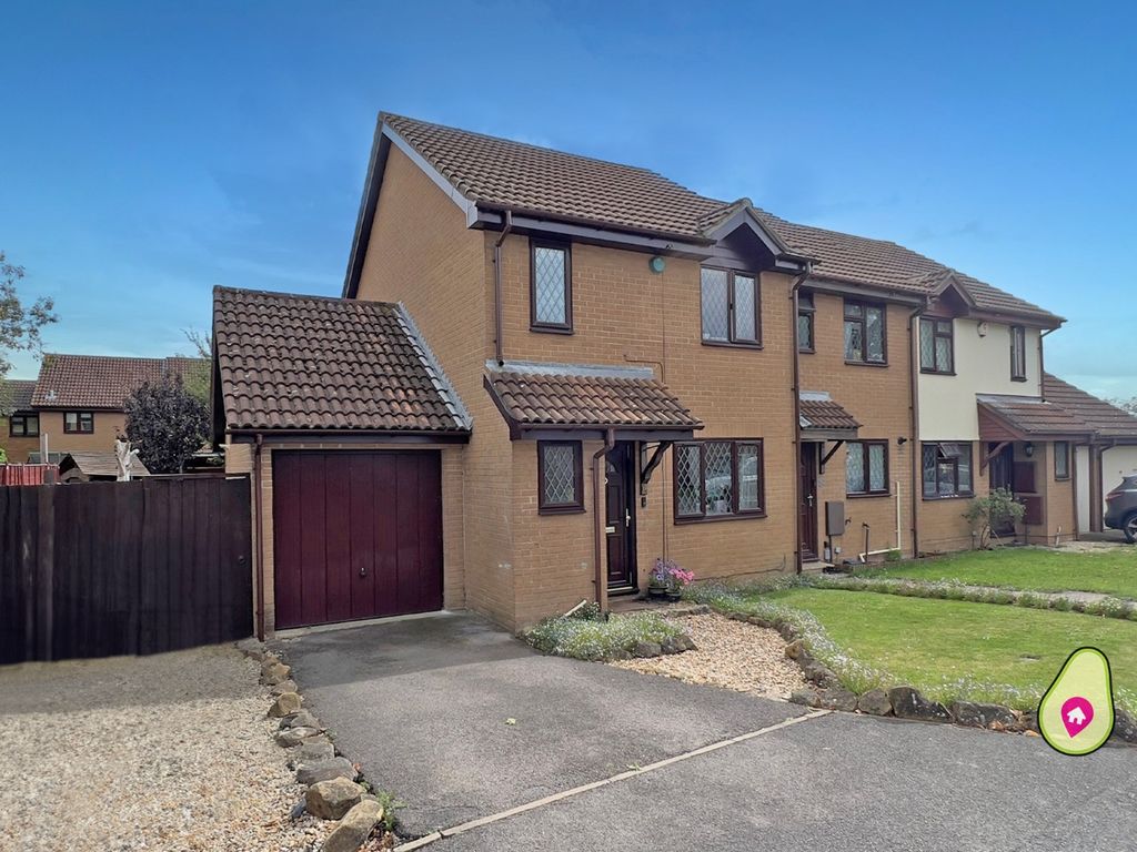 3 bed semi-detached house for sale in Ashmere Close, Calcot RG31, £375,000