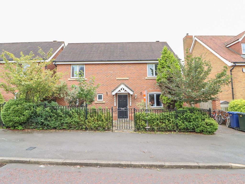 3 bed detached house for sale in Barmoor Drive, Great Park, Gosforth NE3, £375,000