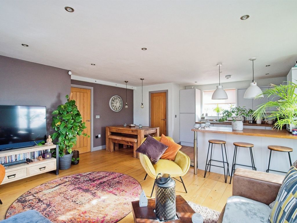 3 bed end terrace house for sale in Oak Close, Brislington, Bristol BS4, £450,000