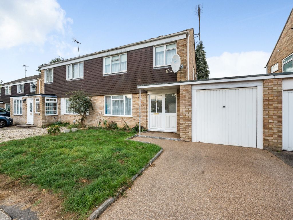 3 bed semi-detached house for sale in Pigott Road, Wokingham, Berkshire RG40, £485,000
