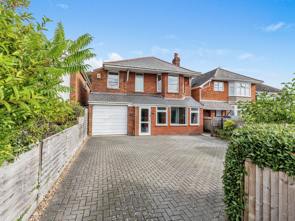 4 bed detached house for sale in Ringwood Road, Totton, Southampton, Hampshire SO40, £485,000