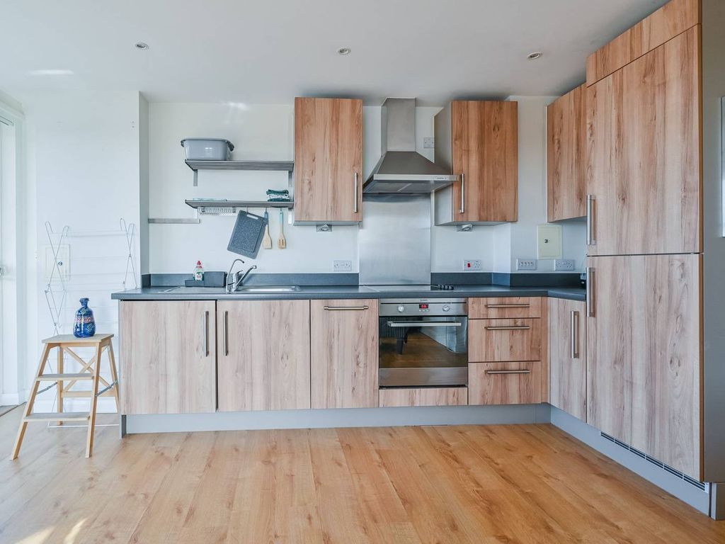 1 bed flat for sale in Queensland Road, Holloway, London N7, £375,000