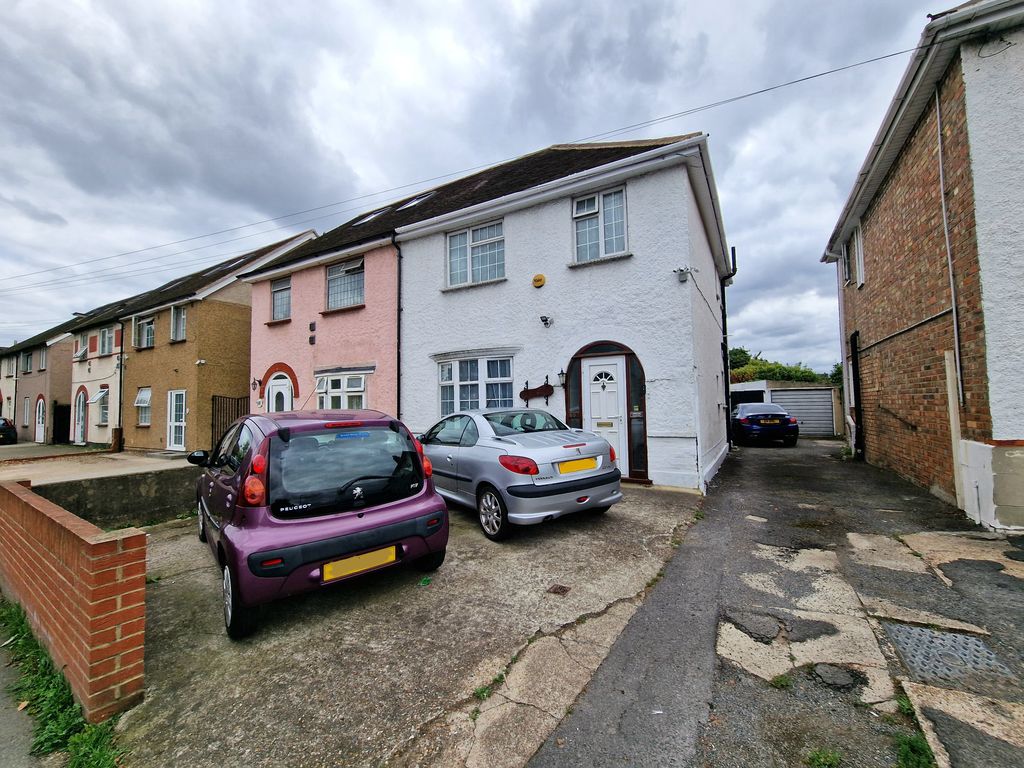 3 bed semi-detached house for sale in New Heston Road, Hounslow TW5, £589,950