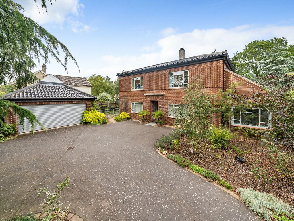 5 bed detached house for sale in Mill Road, Hempnall, Norwich NR15, £875,000