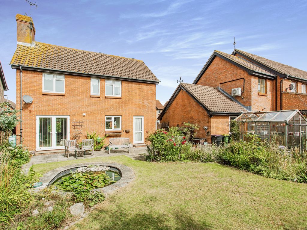 3 bed detached house for sale in Downhall Park Way, Rayleigh SS6, £500,000