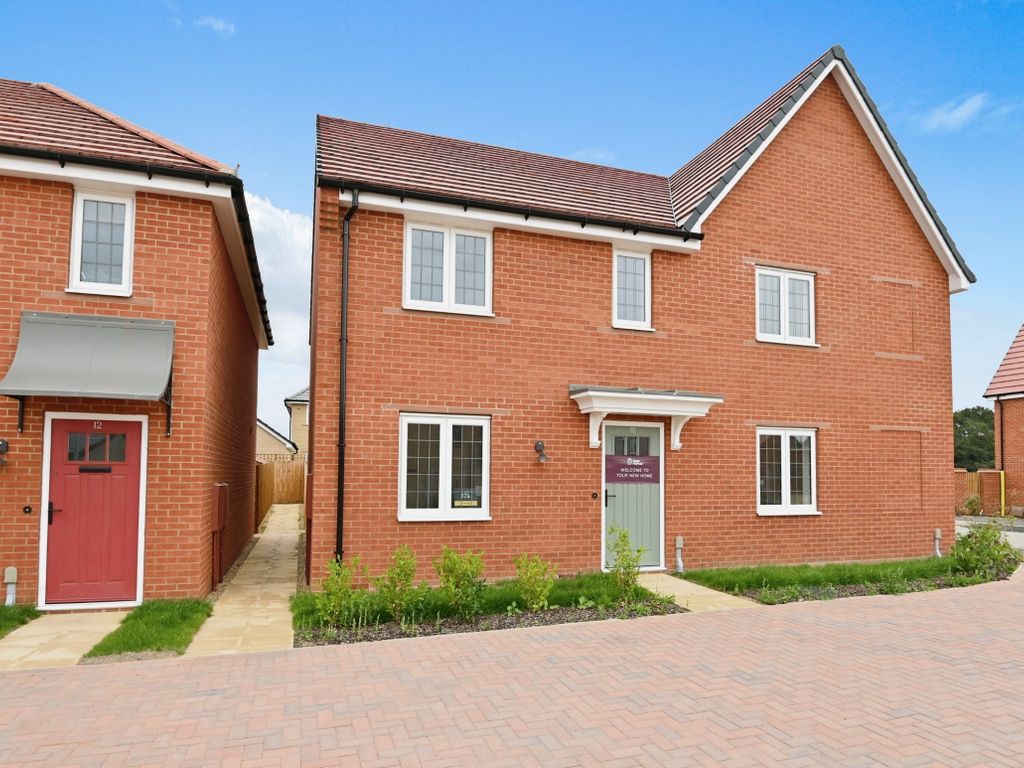 New home, 3 bed property for sale in 10 Meadow Brown Close, Little Paxton, Cambridgeshire PE19, £119,000