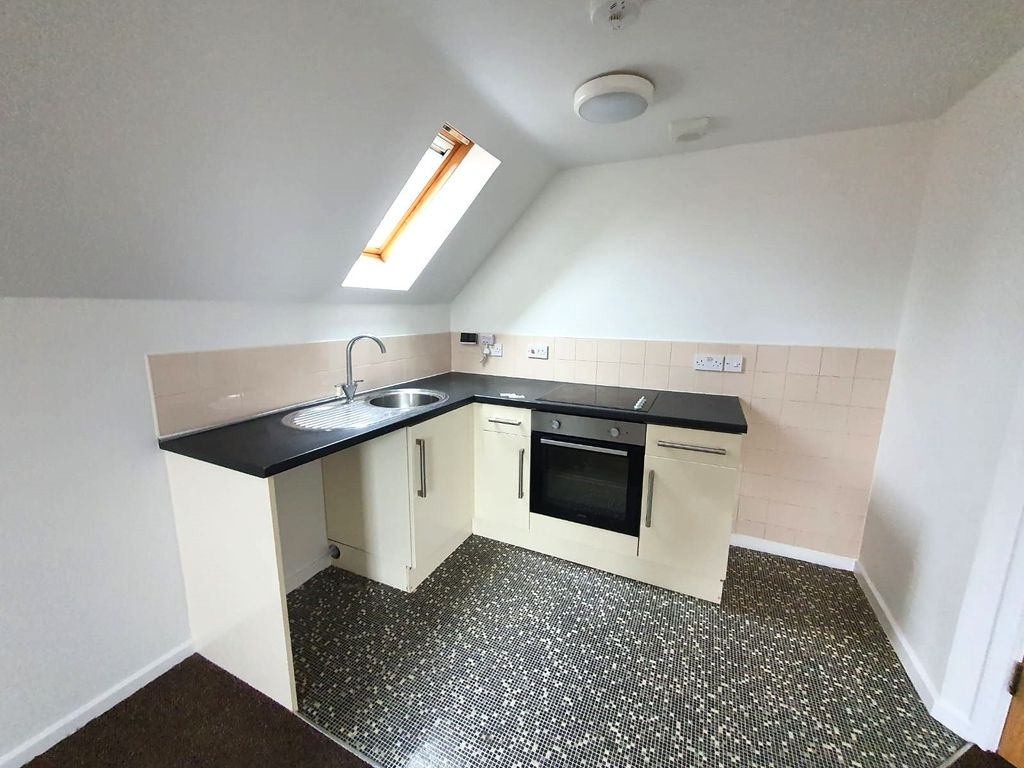 1 bed flat to rent in Apartment 6The Courtyard, Queen Street, Thorne, Doncaster DN8, £575 pcm