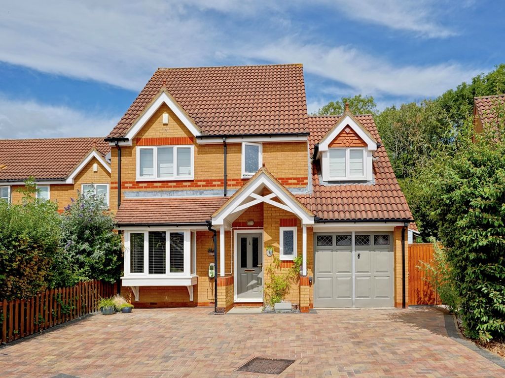 4 bed detached house for sale in De Beche Close, Papworth Everard, Cambridge CB23, £425,000