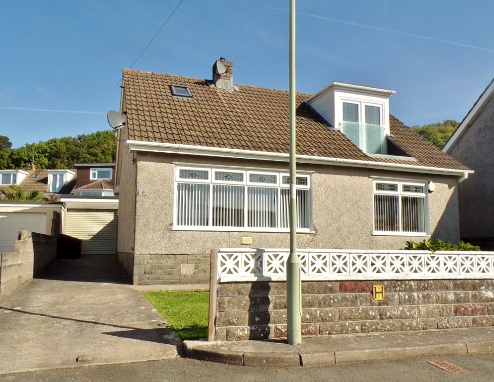 4 bed detached bungalow for sale in Cedar Gardens, Porthcawl CF36, £375,000