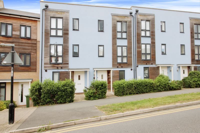 4 bed town house for sale in Dramsell Rise, St. Neots PE19, £375,000