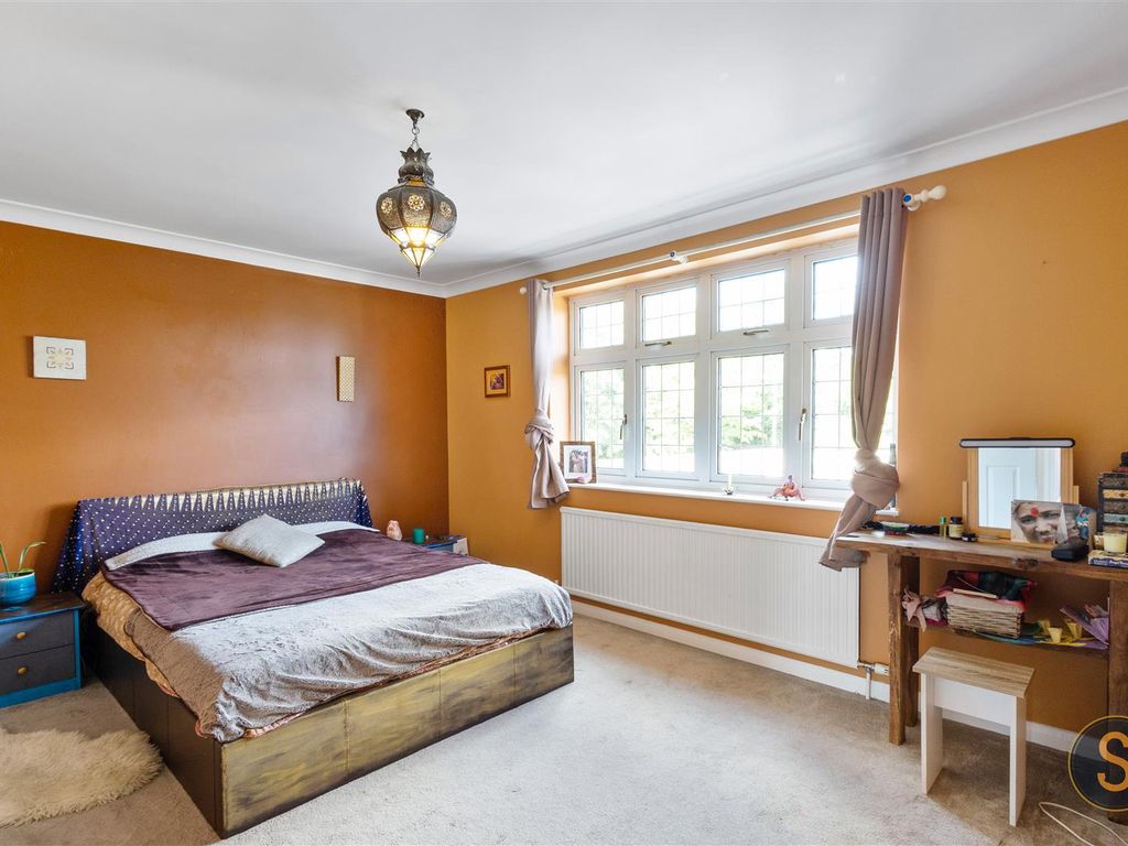 3 bed detached house for sale in Langley Hill, Kings Langley WD4, £1,000,000