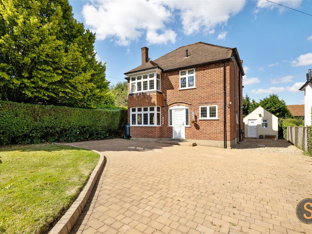 3 bed detached house for sale in Langley Hill, Kings Langley WD4, £1,000,000