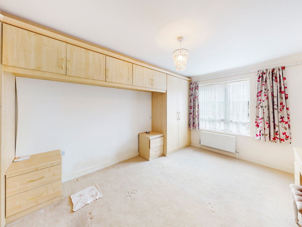 2 bed flat for sale in Patrons Way East, Denham Garden Village, Denham, Buckinghamshire UB9, £435,000
