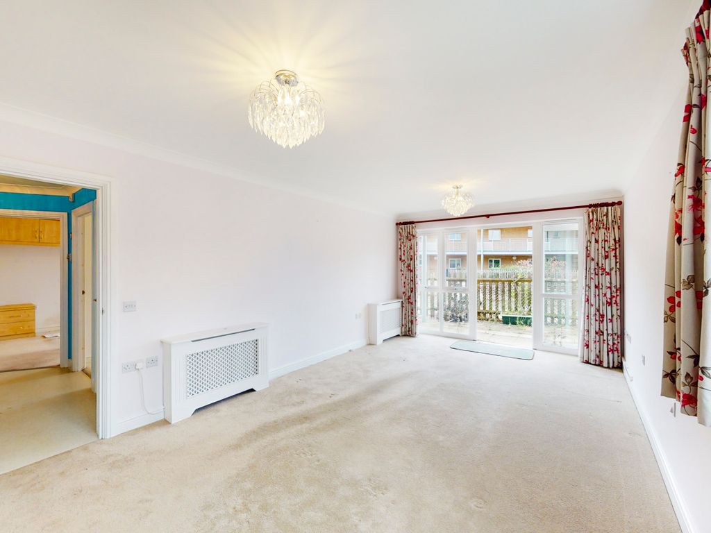 2 bed flat for sale in Patrons Way East, Denham Garden Village, Denham, Buckinghamshire UB9, £435,000