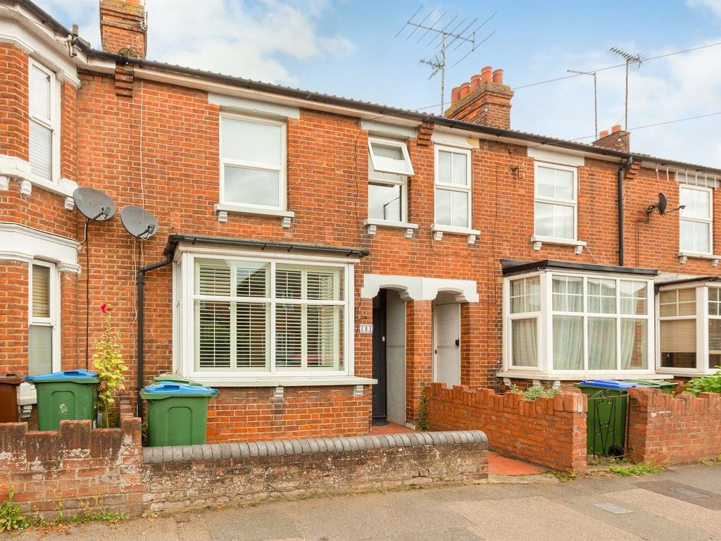 3 bed terraced house for sale in Tring Road, Aylesbury HP20, £350,000