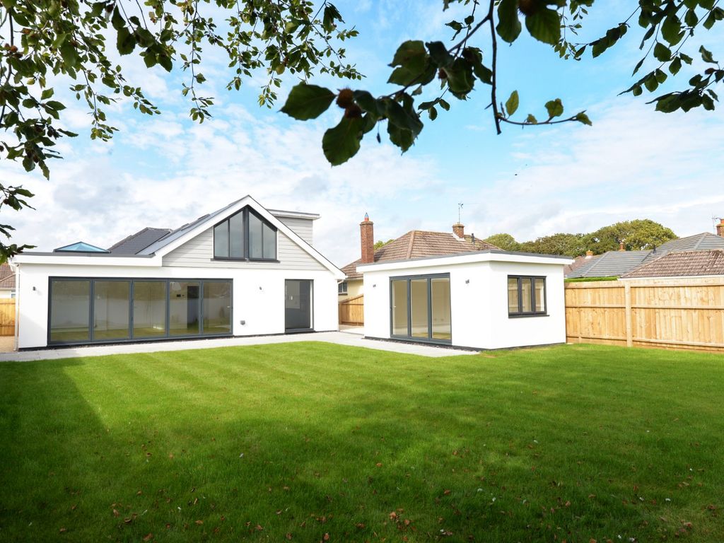 4 bed detached house for sale in Fenleigh Close, Barton On Sea, New Milton, Hampshire BH25, £995,000