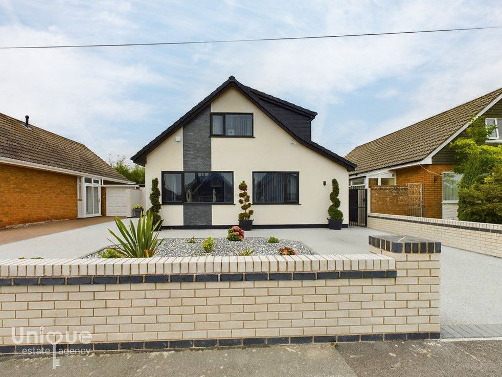 3 bed bungalow for sale in Patterdale Avenue, Fleetwood FY7, £425,000