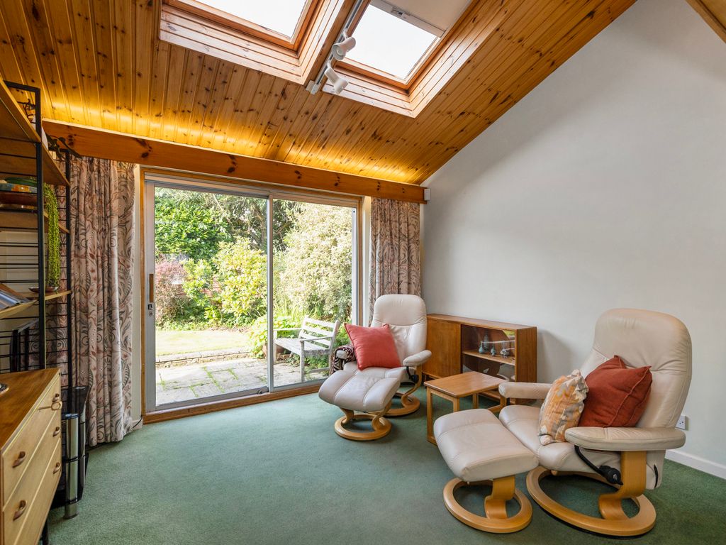 5 bed property for sale in 4 Crosswood Crescent, Balerno, Edinburgh EH14, £499,000