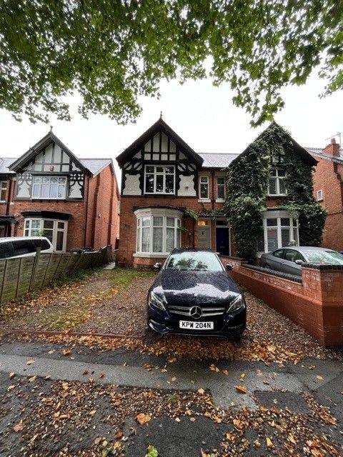 4 bed semi-detached house to rent in Arden Road, Birmingham B27, £1,695 pcm