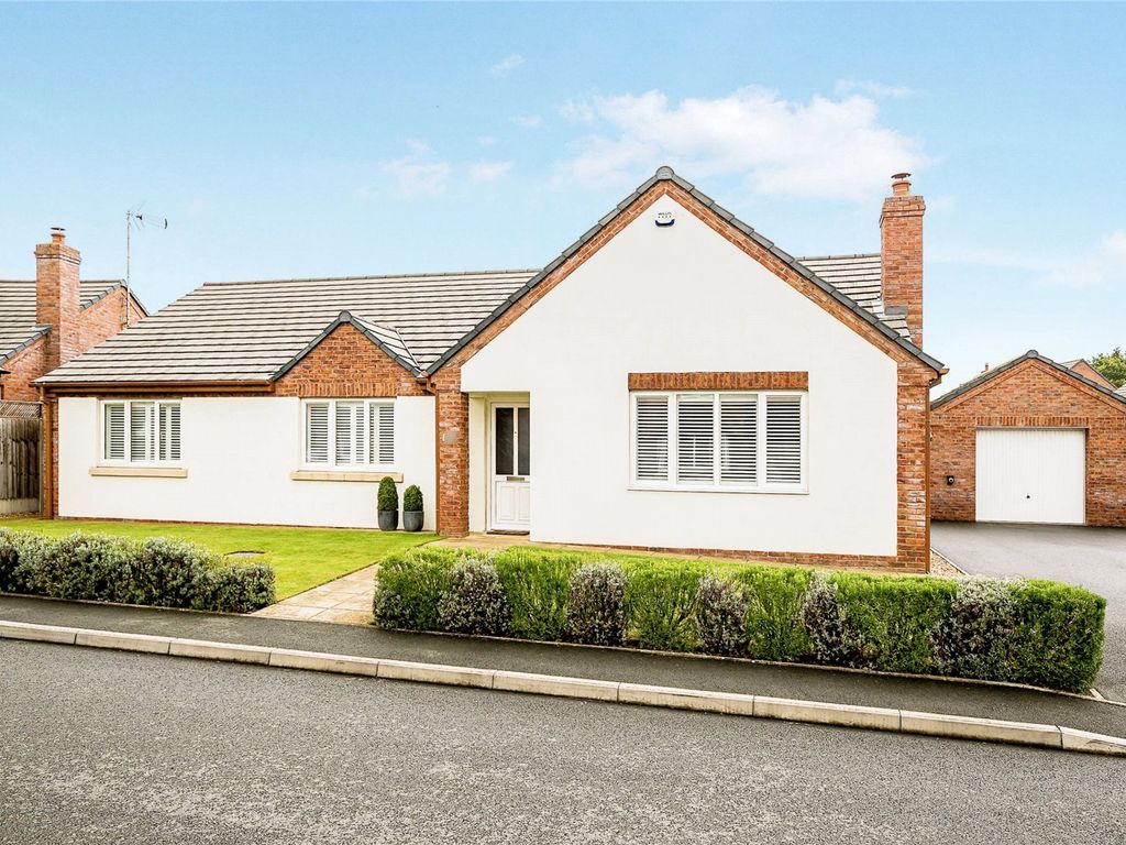 3 bed bungalow for sale in Ralphs Drive, West Felton, Oswestry, Shropshire SY11, £430,000