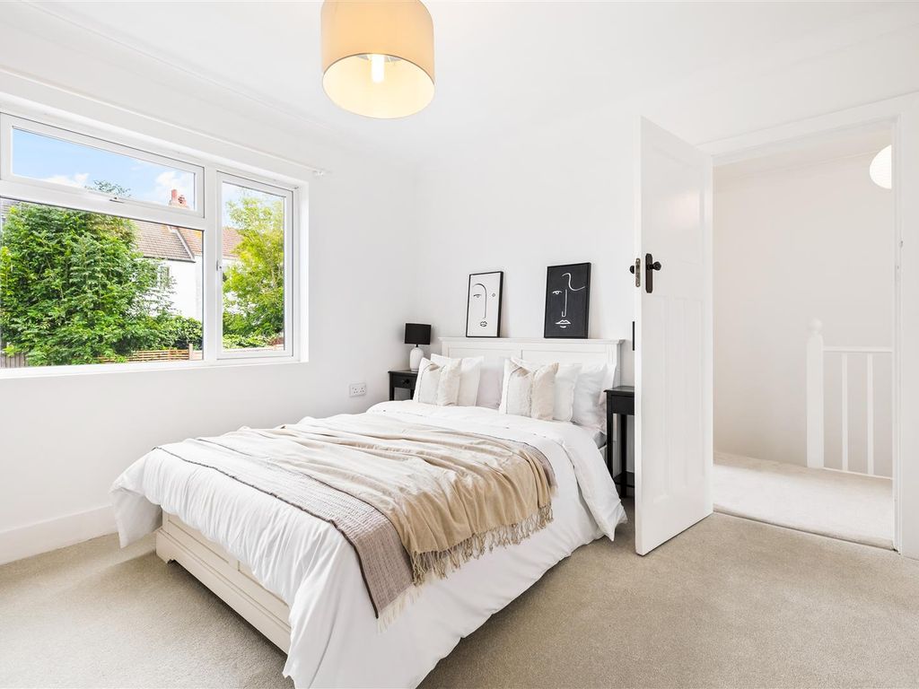 3 bed property for sale in Crayford Road, Brighton BN2, £450,000