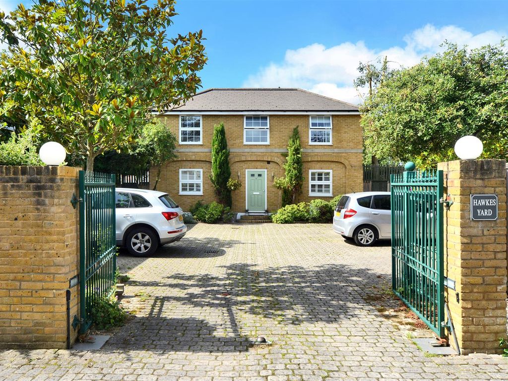 4 bed detached house for sale in Hawkes Yard, Thames Ditton KT7, £1,250,000