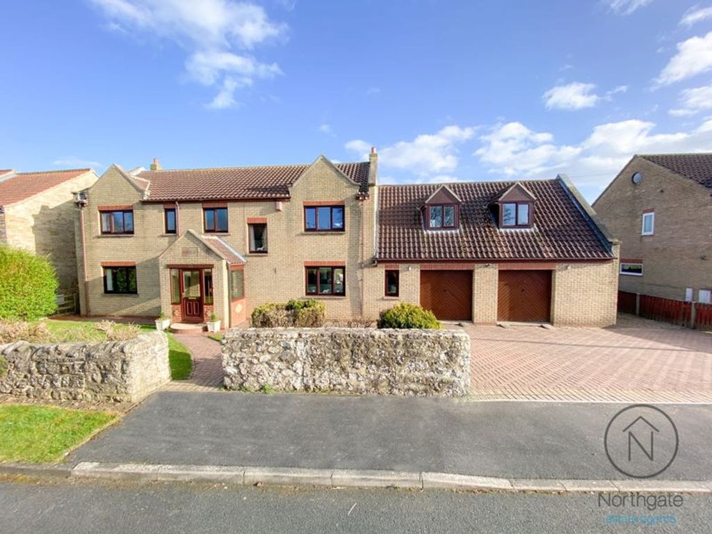6 bed detached house for sale in Highfields, South View, Brafferton DL1, £500,000