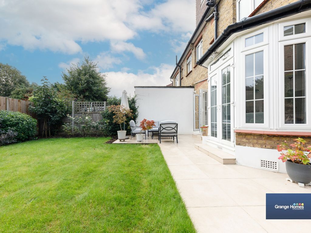 4 bed semi-detached house for sale in Amberley Gardens, Enfield EN1, £799,000