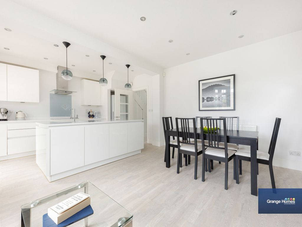 4 bed semi-detached house for sale in Amberley Gardens, Enfield EN1, £799,000