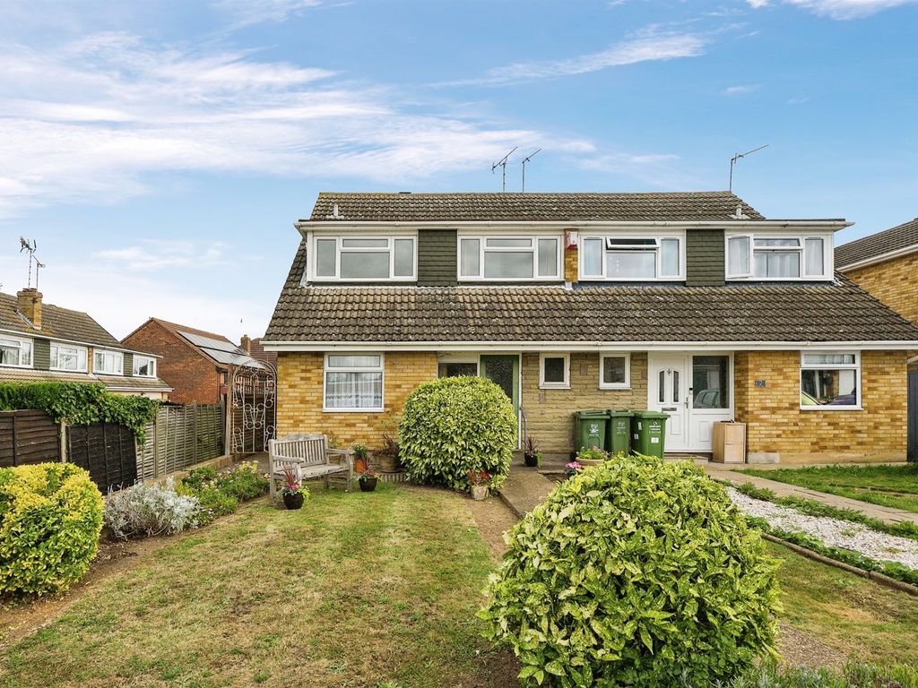 4 bed semi-detached house for sale in Tudor Walk, Wickford SS12, £350,000