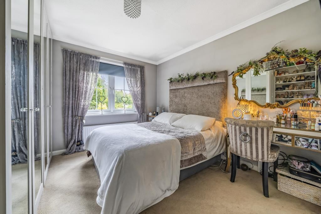 4 bed detached house for sale in Sunningdale, Berkshire SL5, £800,000