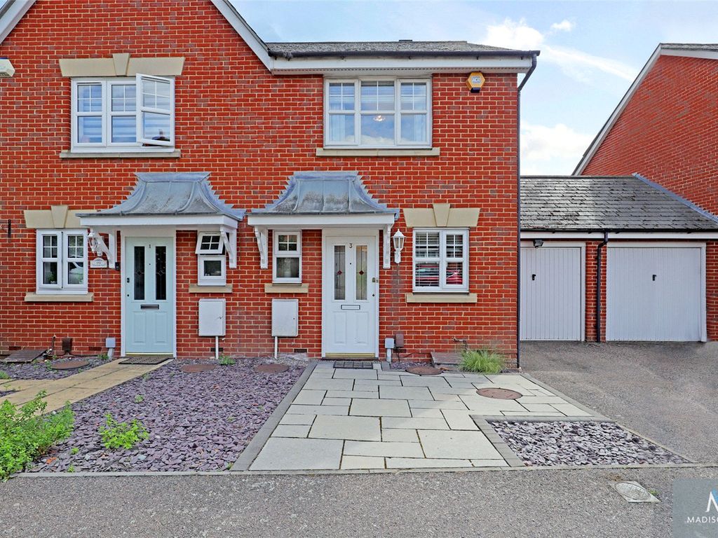 2 bed semi-detached house for sale in Stalham Way, Ilford IG6, £475,000