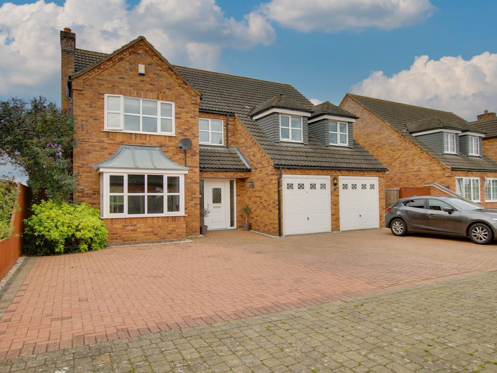 5 bed detached house for sale in Steeple View, March PE15, £535,000
