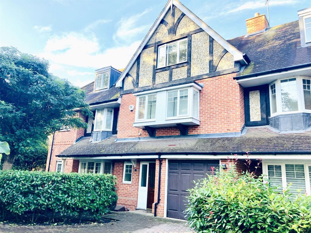 4 bed terraced house for sale in Parkside Road, Reading, Berkshire RG30, £525,000