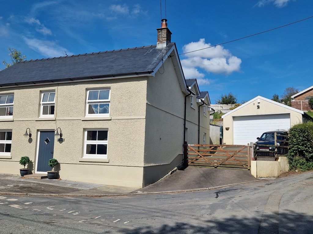 4 bed detached house for sale in Penybanc, Llandeilo, Carmarthenshire. SA19, £435,000