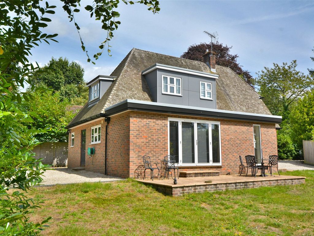 3 bed detached house for sale in Amberley Road, Storrington, Pulborough, West Sussex RH20, £650,000