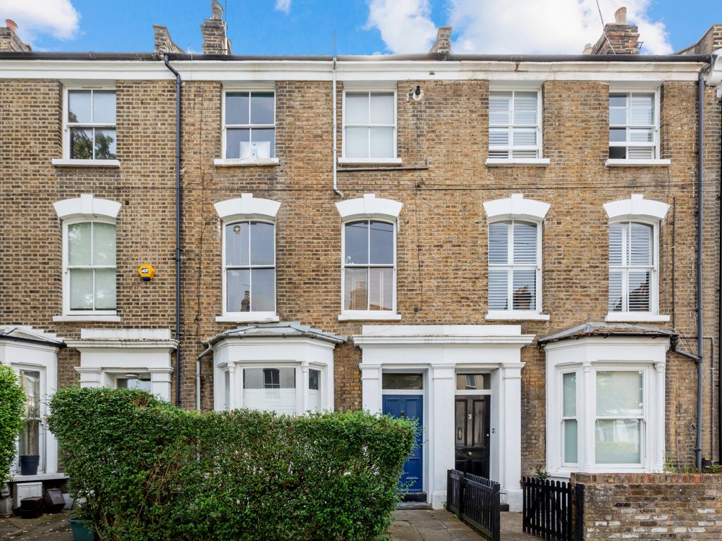 1 bed flat for sale in Bryantwood Road, London N7, £400,000