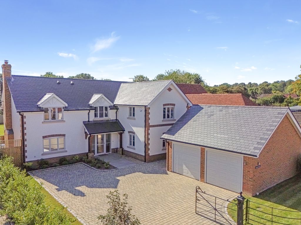 New home, 4 bed detached house for sale in Meadow Lane, Great Missenden HP16, £1,595,000