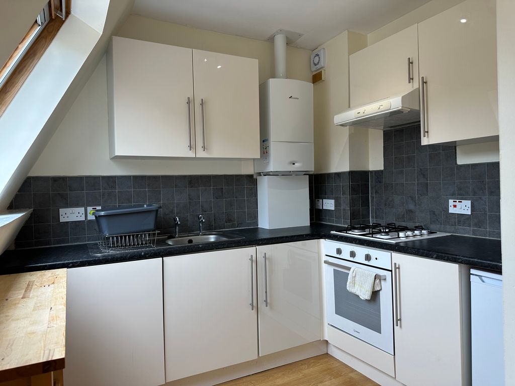 2 bed flat to rent in Renfrew Street, Glasgow G3, £1,400 pcm