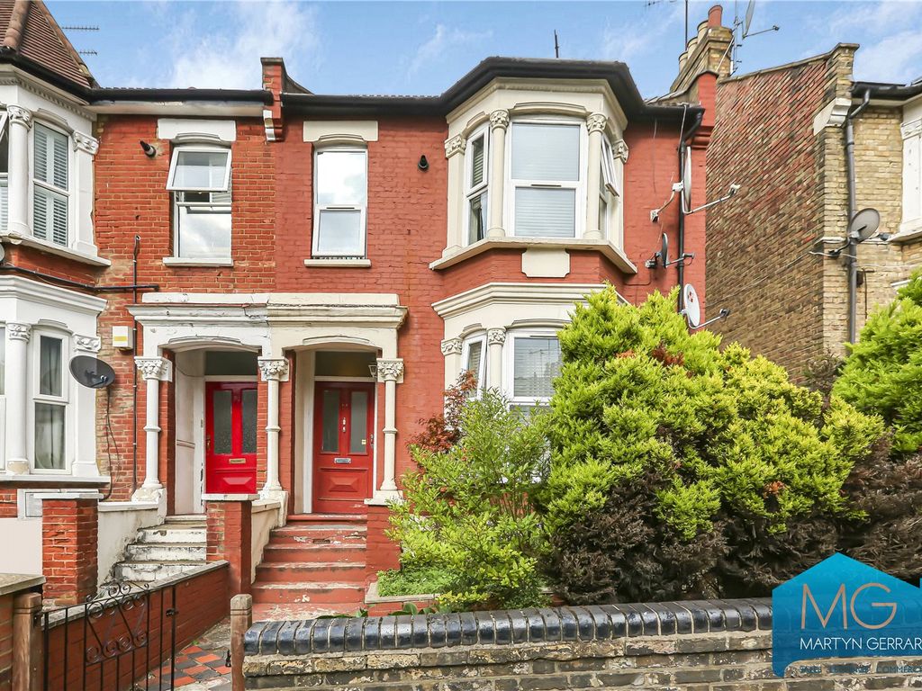 2 bed flat for sale in Dollis Road, London N3, £485,000