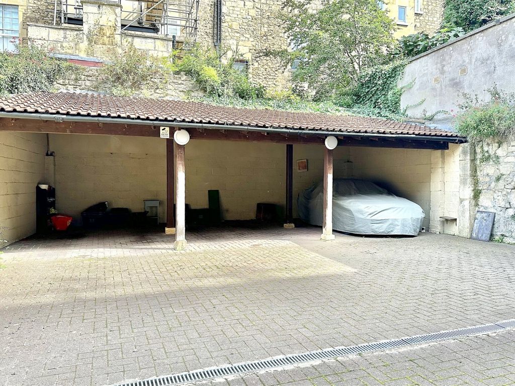 2 bed flat for sale in Grove Street, Bath BA2, £375,000