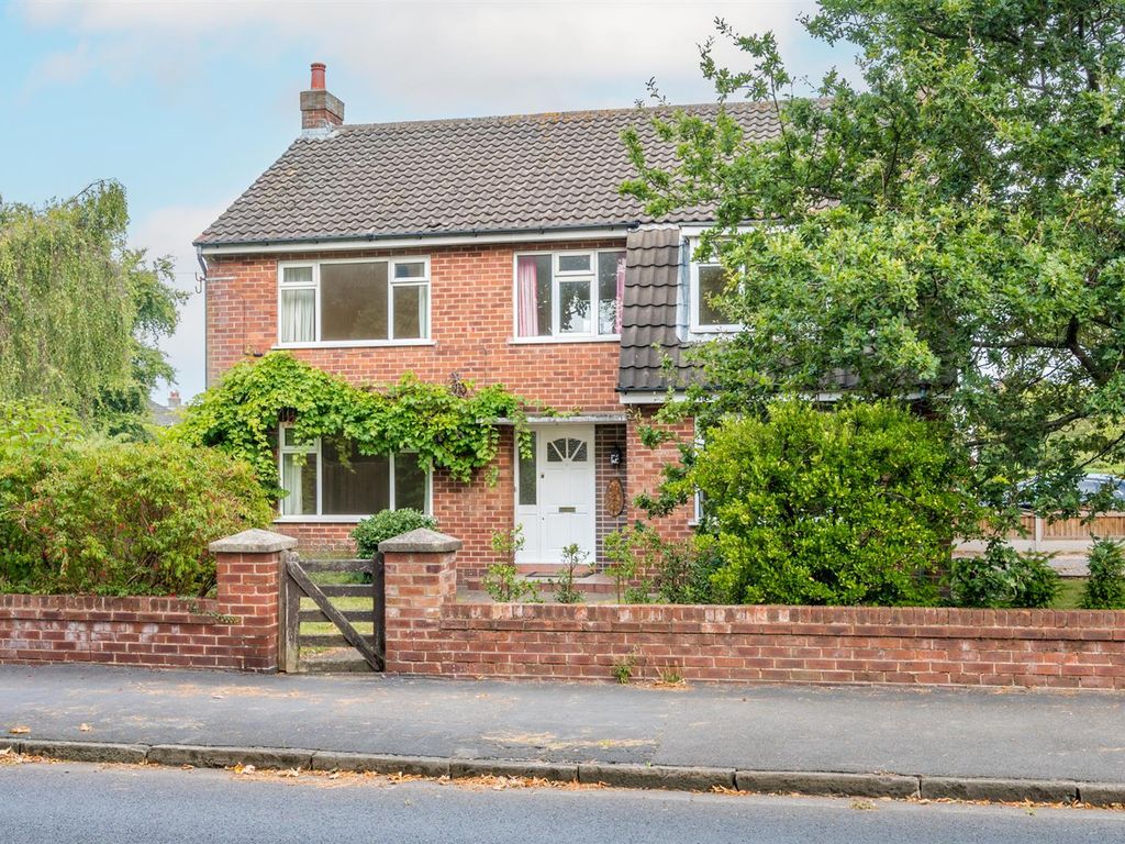 4 bed detached house for sale in Cambridge Road, Formby, Liverpool L37, £470,000