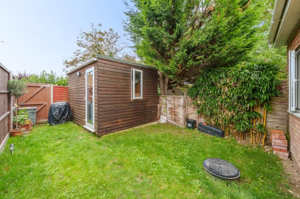 3 bed terraced house for sale in Maidenhead, Berkshire SL6, £400,000