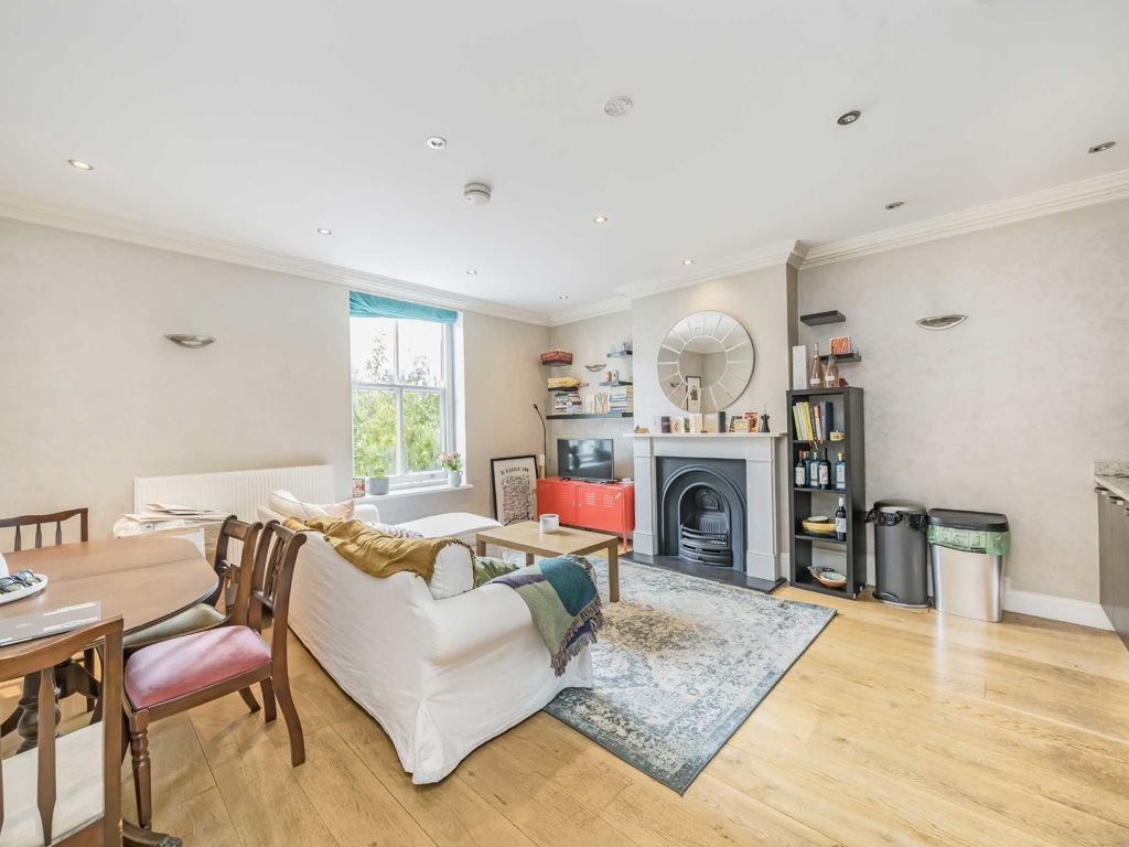 2 bed flat for sale in Petherton Road, London N5, £500,000
